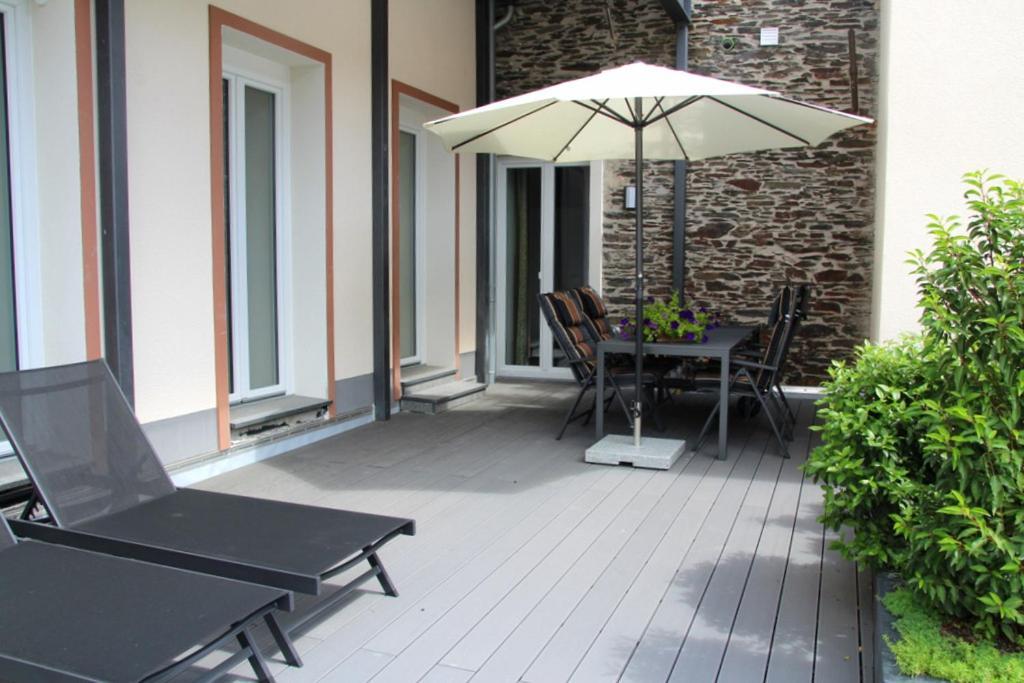 Moselromance - Luxusapartment - Grosse Terrasse - Ruhige Lage Traben-Trarbach Kültér fotó